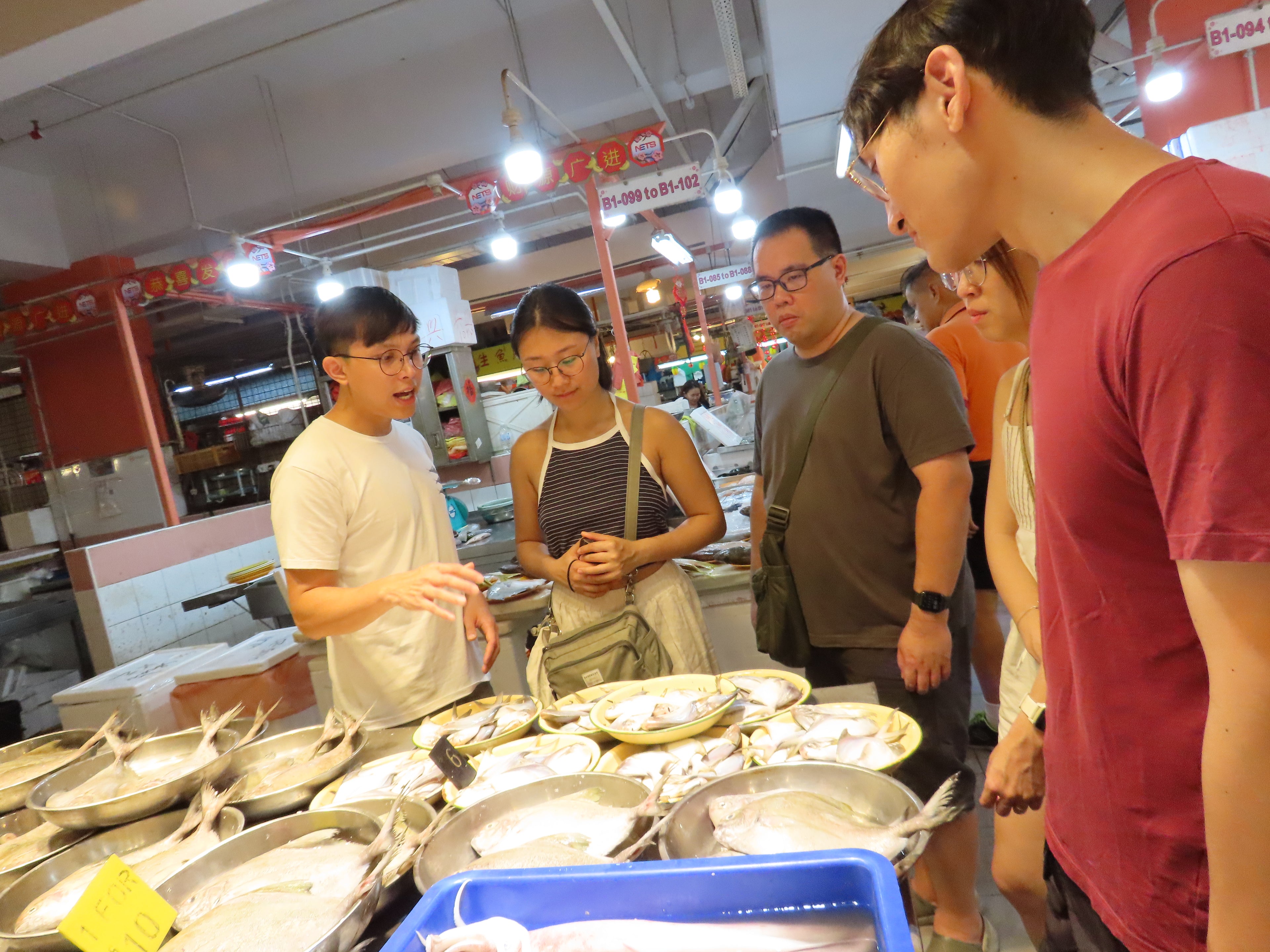 Pasar To Hawker Tour (Lunch Included)